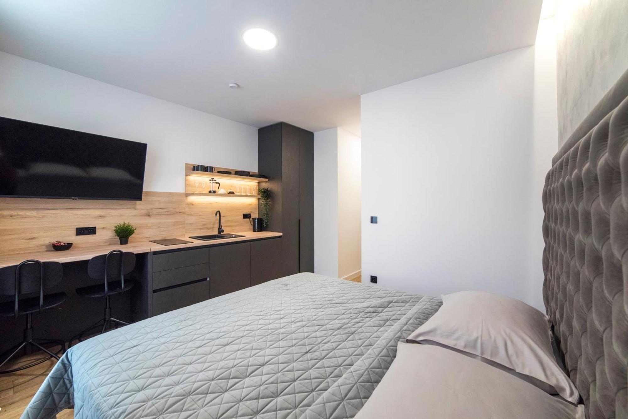 Liberty Apartments, 3Rd Floor, No Elevator 萨格勒布 客房 照片